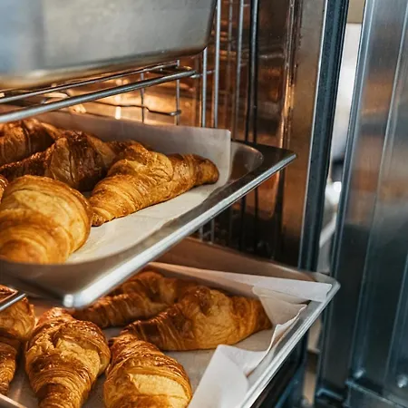 Mazarine Hotel, Vlore, Albania 4*