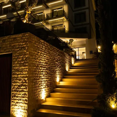 Mazarine Hotel, Vlore, Albania Hotel Radhimë