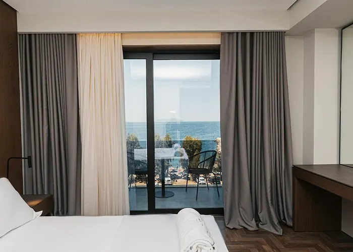 Mazarine Hotel, Vlore, Albania Hotel Radhimë
