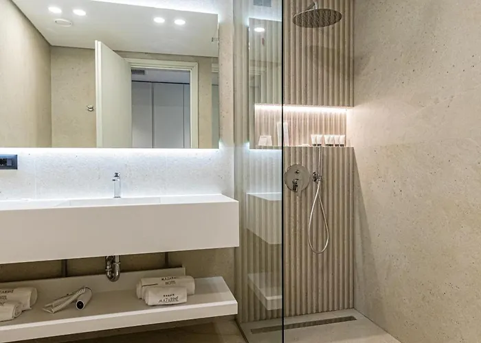 Mazarine Hotel, Vlore, Albania Hotel Radhime