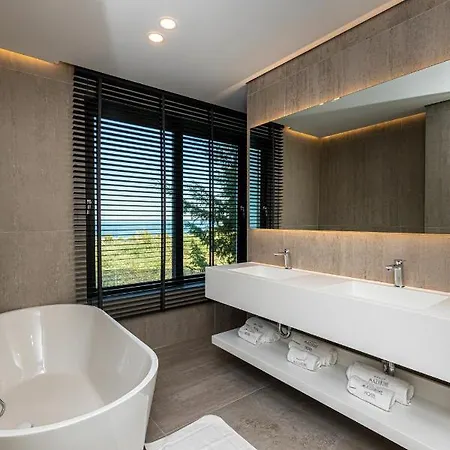 Mazarine Hotel, Vlore, Albania Hotel 4*