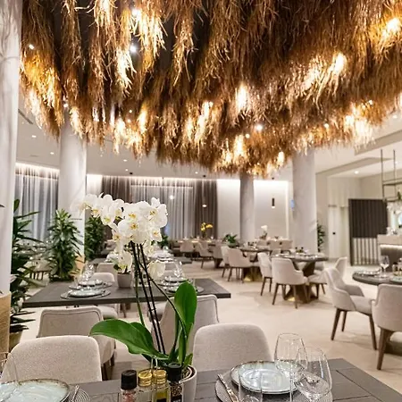 Mazarine Hotel, Vlore, Albania 4*