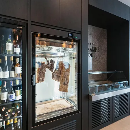 Mazarine Hotel, Vlore, Albania