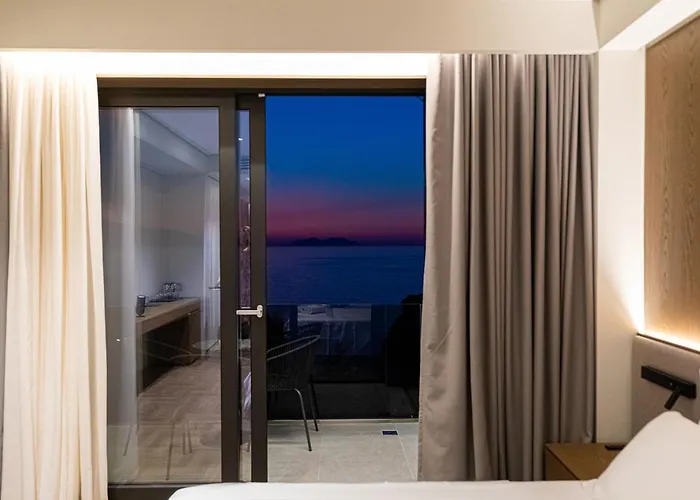 Mazarine Hotel, Vlore, Albania 酒店 Radhimë