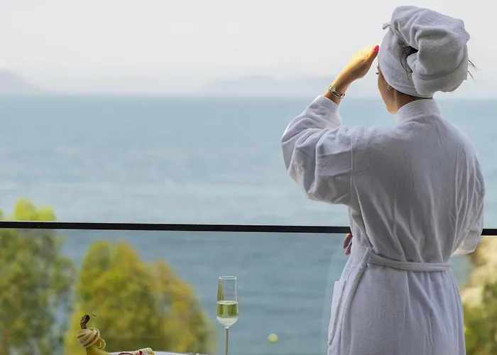Mazarine Hotel, Vlore, Albania 酒店 4*