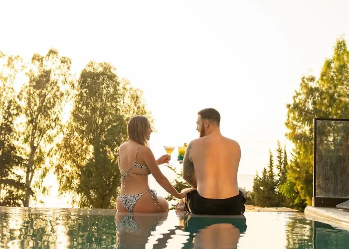 Mazarine Hotel, Vlore, Albania Hotel Radhimë